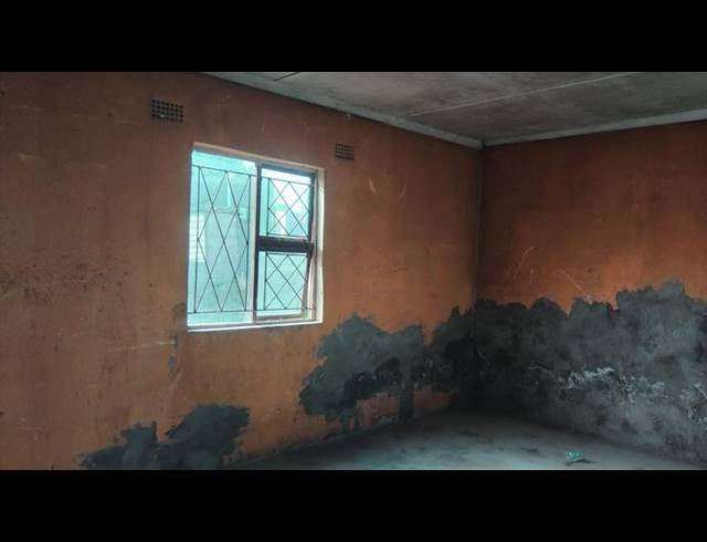 6 BEDROOM APARTMENT FOR SALE IN MTHATHA RURAL